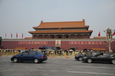 中国・北京の天安門＝2023年9月26日午後0時27分、岡崎英遠撮影