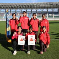 【四国】新居浜東　初出場＝徳島県鳴門市の鳴門・大塚スポーツパークで2025年11月16日、山本芳博撮影