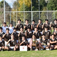【高知】7大会ぶり19回目の花園出場を決めた土佐塾の選手たち＝高知市の高知県立春野総合運動公園球技場で2025年11月16日午後2時49分、行方一男撮影