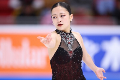 女子SPで演技する渡辺倫果＝米レークプラシッドで2025年11月15日、猪飼健史撮影