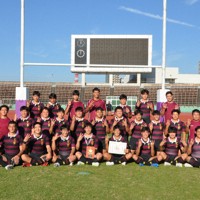 【熊本】3大会連続6回目の花園出場を決めた九州学院の選手たち＝熊本市中央区の水前寺陸上競技場で2025年11月16日午後2時50分、野呂賢治撮影