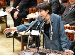 衆院予算委員会で答弁する高市早苗首相。準備は入念に進めている＝国会内で2025年11月11日午後1時56分、平田明浩撮影