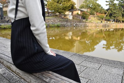 山上徹也被告の裁判を傍聴した「宗教2世」のエマさん（仮名）。「悩みを分かち合えたかもしれない」と語る＝奈良市内で2025年11月4日午後4時19分、根本佳奈撮影