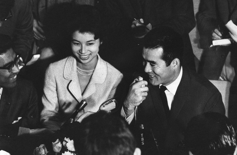 社会現象となった長嶋茂雄さんの「電撃婚約」 | 毎日新聞