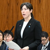 参院内閣委員会で所信を述べる小野田紀美経済安保相＝国会内で2025年11月18日午前10時14分、平田明浩撮影