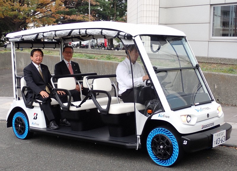 パンクしらずの次世代タイヤ ブリヂストンと福岡・久留米市が実証実験