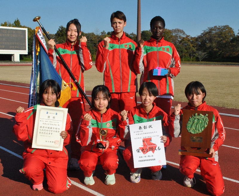 【中国】世羅　20年連続20回目＝広島県三次市のみよし運動公園陸上競技場で2025年11月16日午後2時55分、関東晋慈撮影
