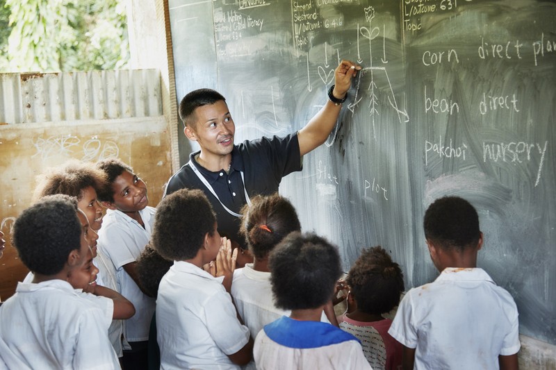 JICAトピックス：世界と日本を変える力に JICA海外協力隊60年 | 毎日新聞