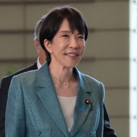 首相官邸に入る高市早苗首相＝東京都千代田区で2025年11月19日午前9時26分、和田大典撮影