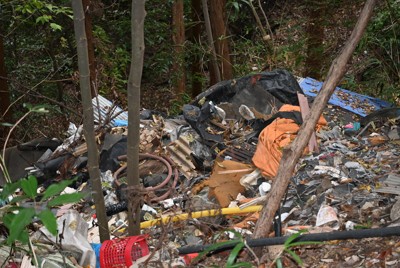 廃棄物2.3トンを不法投棄疑い　解体工を逮捕　埼玉