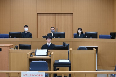 母から金の無心「惨め、母じゃないと思った」　山上被告の妹が証言