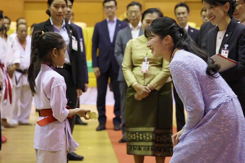 愛子さま 日・ラオス武道センターをご視察 [写真特集1/10] | 毎日新聞