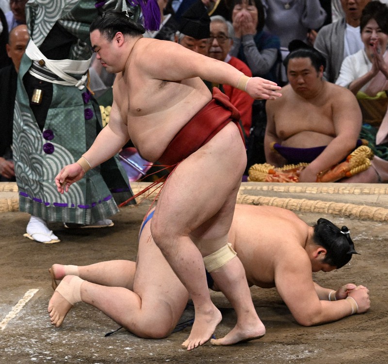 大相撲九州場所11日目 [写真特集5/15] | 毎日新聞