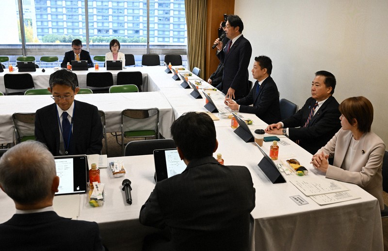 読む政治：「自分が左に…」自民国防族が皮肉 安保3文書改定、政府主導