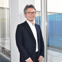 ジェンダーやセクシュアリティーの視点を取り入れた教育を実践してきた元小学校教諭の星野俊樹さん＝東京都中央区で2025年11月14日午後2時47分、西本紗保美撮影