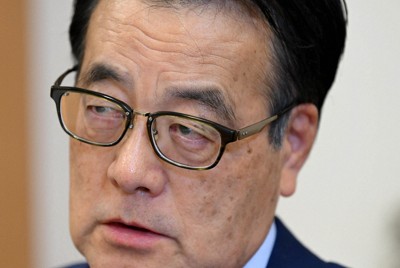 インタビューに答える立憲民主党の岡田克也氏＝東京都千代田区で2025年11月18日、平川義之撮影