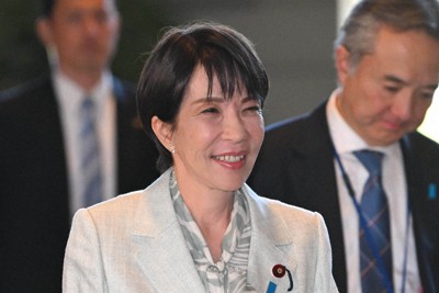 日中関係悪化で高市政権の「ハネムーン」消失　支持率への影響は