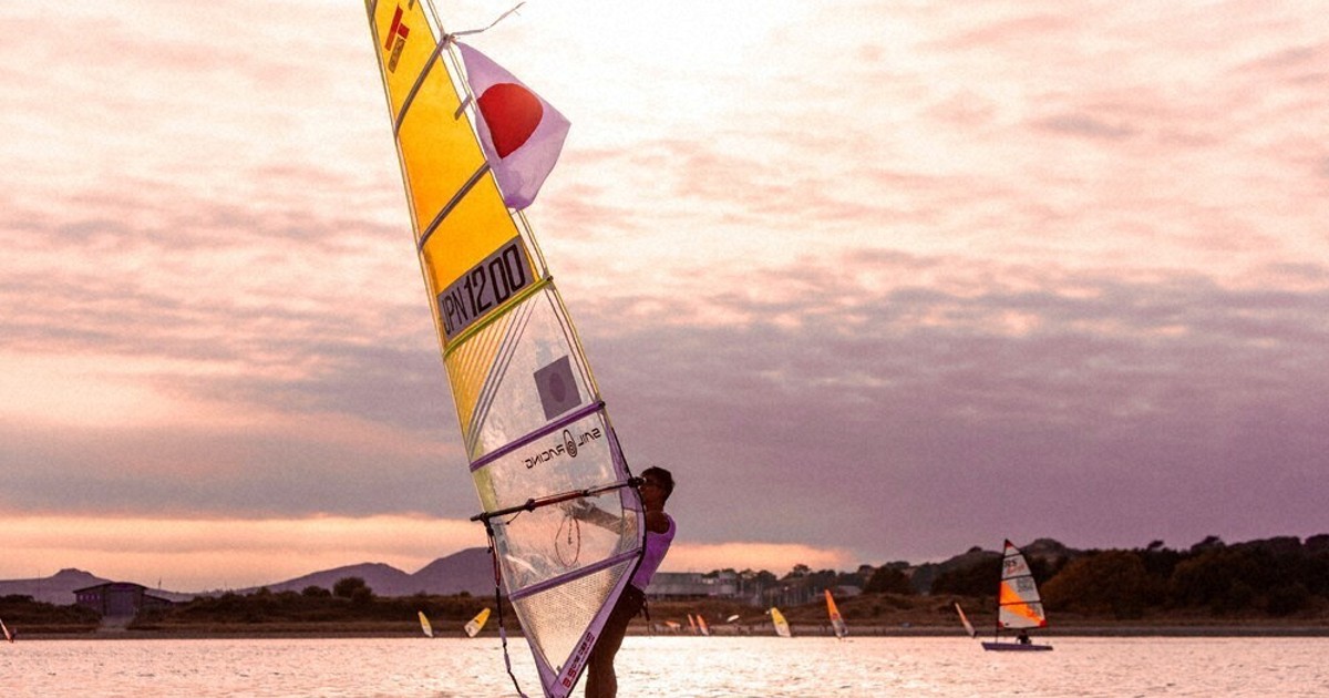 風の色」見て水面疾走 世界ウインドサーフィンV 小松さん 琵琶湖で制御