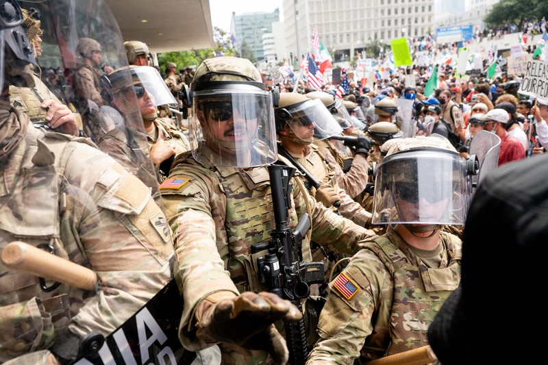 獄寺隼人　JF2009 トランプ トランプ氏、軍に命令拒否呼びかけた議員は「死刑」 SNSで非難 | 毎日新聞