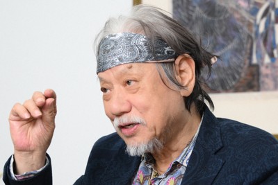 インタビューに答える秋山仁・東京理科大栄誉教授＝東京都新宿区で2025年9月30日、内藤絵美撮影
