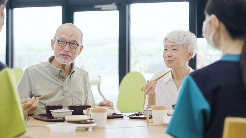 きょうだいで同じ施設に入居 高齢者の1人暮らし、どう備える? | 毎日新聞