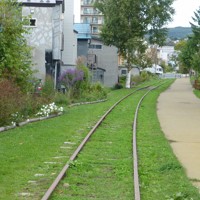 北海道小樽市の旧国鉄手宮線の起点部分。レールがそのまま残された廃線は珍しい＝2017年9月28日、今尾恵介さん撮影