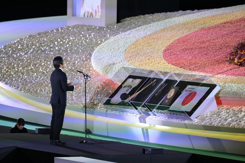 長嶋茂雄さんお別れ会 祭壇にはユニホームやバット [写真特集13/42