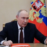 ロシアの安全保障会議に臨むプーチン大統領＝モスクワで2025年11月21日、スプートニク・ロイター