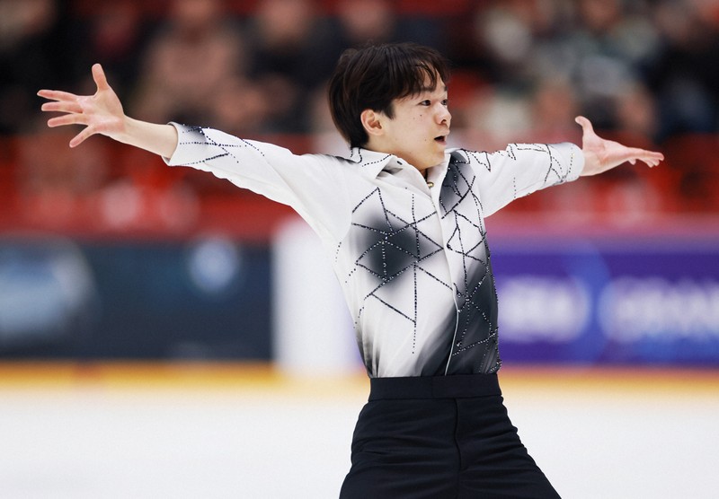 GPフィンランド 男子は鍵山優真が3位発進 山本草太は7位 | 毎日新聞