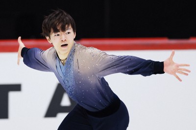 Hyypiaフィギュア・フィンランド代表バージョンは希少 フィギュアGPフィンランド・鍵山は連勝でファイナルへ | 毎日新聞