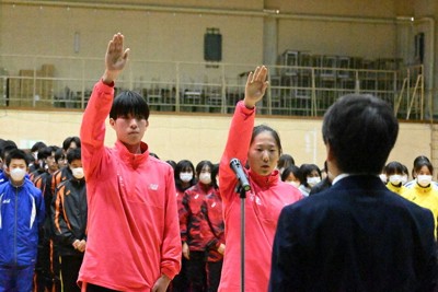 全国高校駅伝：東海大会 開会式 「最後まで走り抜く」 きょう号砲