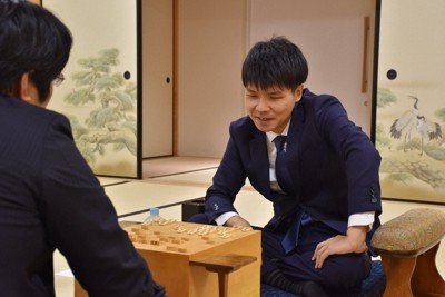 糸谷ワールド全開も　終盤2択で転落　A級順位戦観戦記