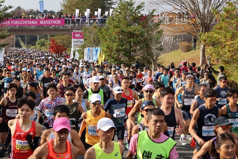 福知山マラソン 秋麗の丹波路快走 ／京都 | 毎日新聞