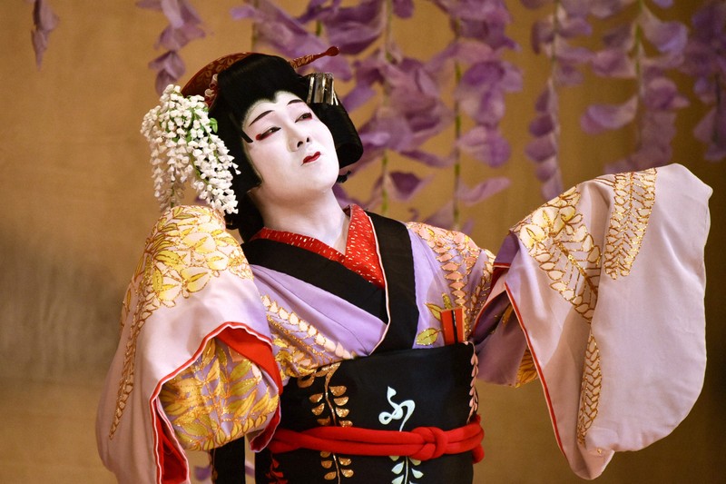 故郷で初の自主公演、「夢かなった」 高知・四万十の歌舞伎俳優 | 毎日新聞