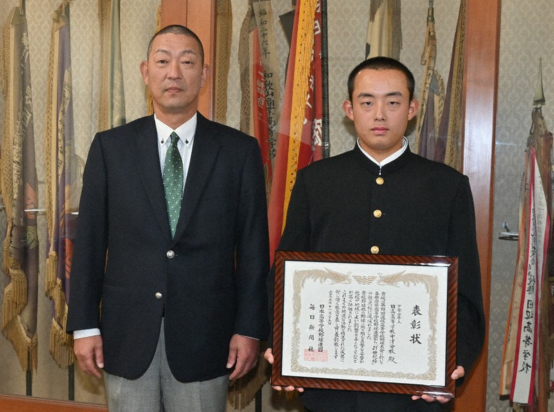 センバツ21世紀枠 県推薦、日高中津を表彰 「驚いたがうれしい