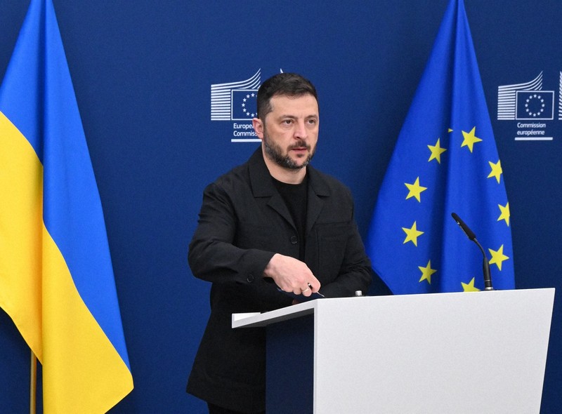 ゼレンスキー氏に地方から不満の声 戒厳令下で強まる統制、分権後退