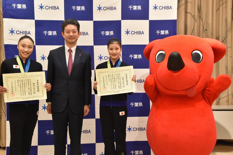 新体操2選手に知事賞 世界選手権で団体初の金 千葉にゆかり | 毎日新聞