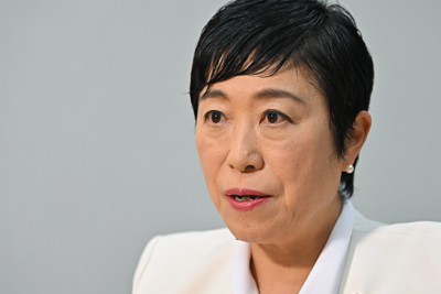 インタビューに答える辻元清美参院議員＝東京都千代田区で2025年11月13日、新宮巳美撮影