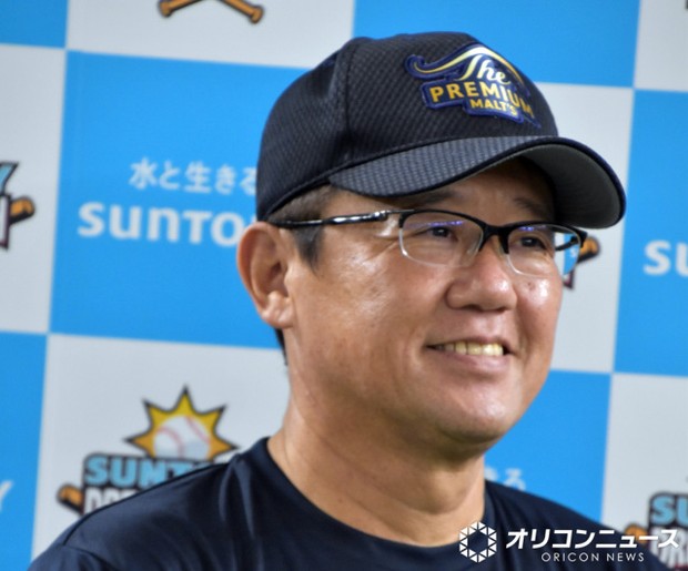 古田敦也　東京ヤクルトスワローズ　レア物　ジャケット オリコンニュース：古田敦也氏、還暦祝いに贈られた真っ赤なオリジナル