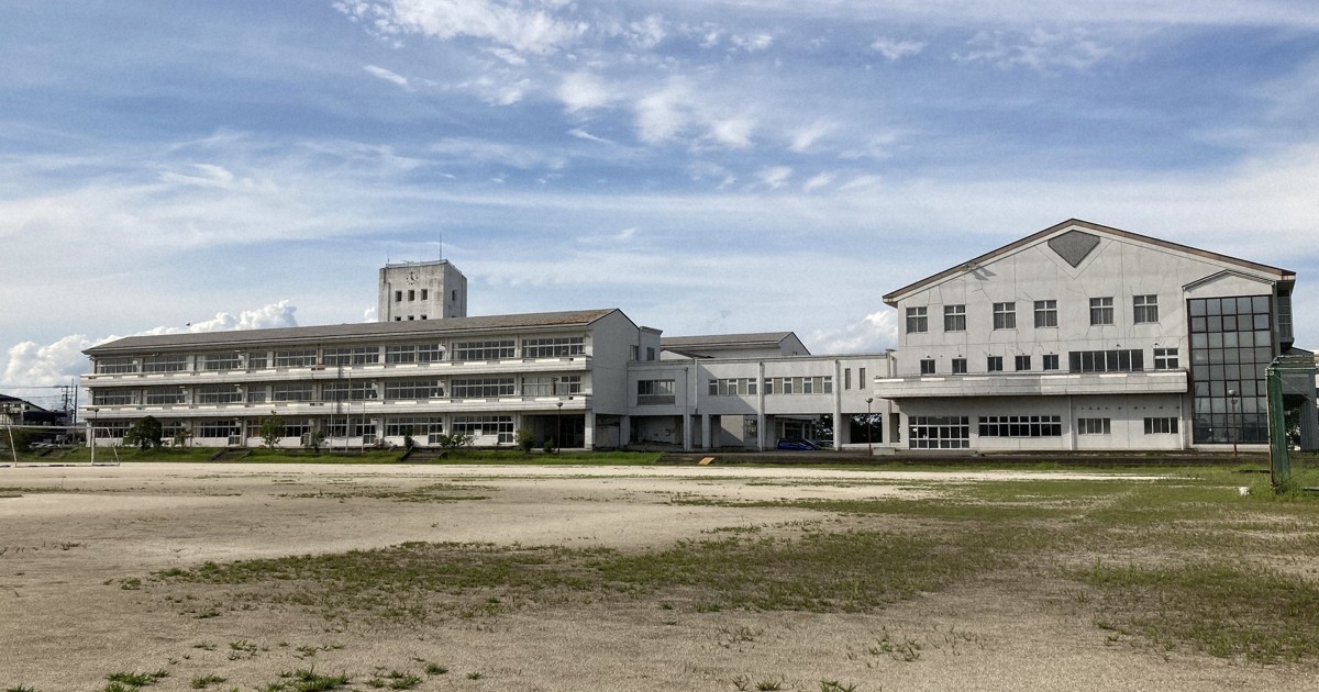 ドラマ舞台の学校備品、譲ります 跳び箱や図書など 茨城で譲渡会