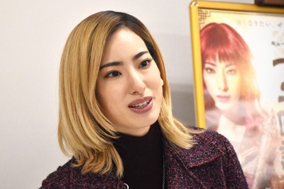 ミュージカル「十二国記－月の影　影の海－」に出演する柚香光さん＝大阪市内で2025年10月2日午後1時3分、小林杏花撮影