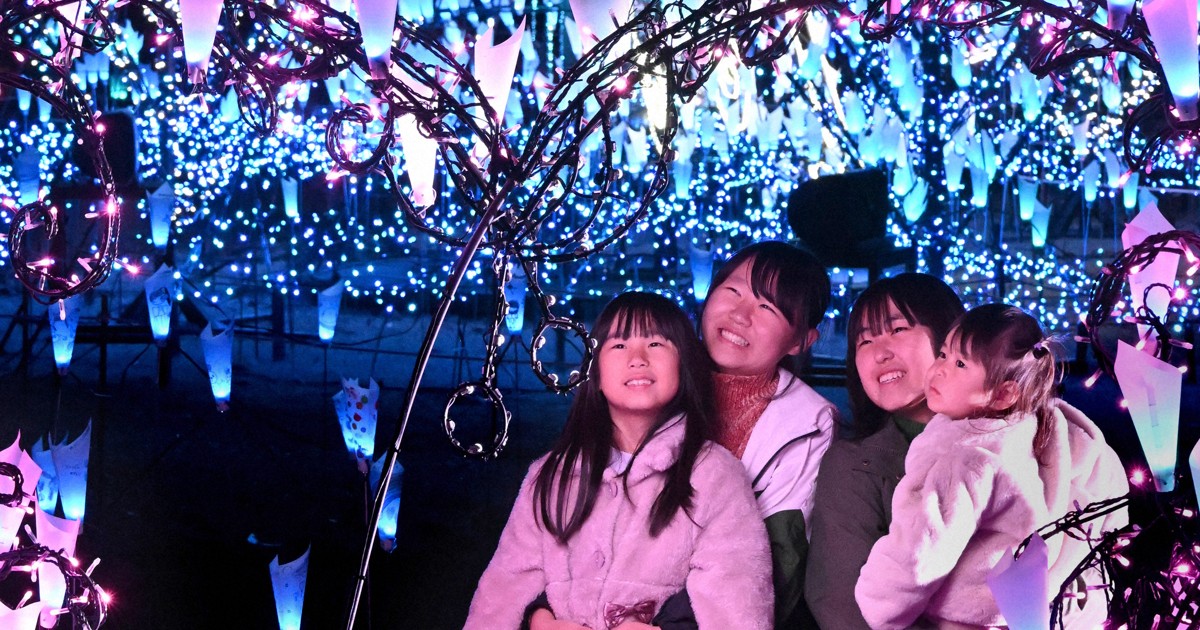 Luminous flowers 'bloom' at illumination event in Japan's Yamagata Pref.