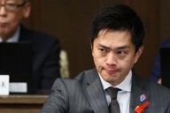 大阪府議会本会議に出席する吉村洋文大阪府知事＝大阪市中央区で2025年10月20日午後1時21分、長澤凜太郎撮影