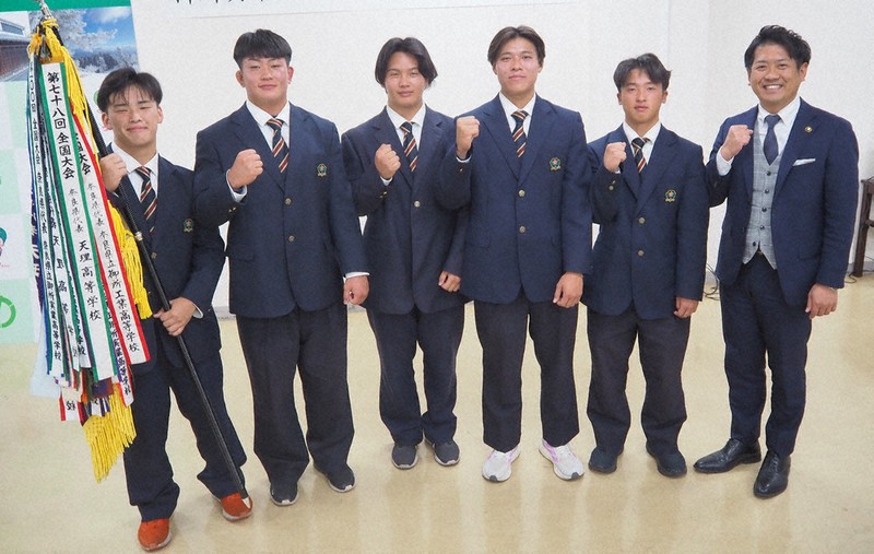 けつぅ　御所実業高校コート 全国高校ラグビー：御所実「恩返しとして優勝を」 山田市長に健闘誓う
