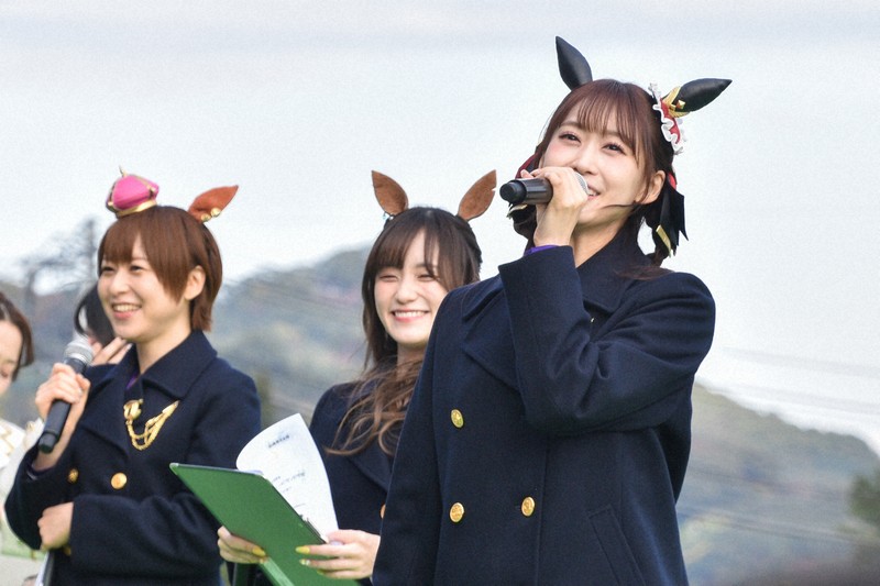 ウマ娘×ゾンビランドサガ、夢のコラボ 人気声優トークショーに歓声