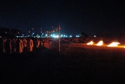 全国から集う神々を迎える神事＝島根県出雲市の稲佐の浜で、上野宏人撮影