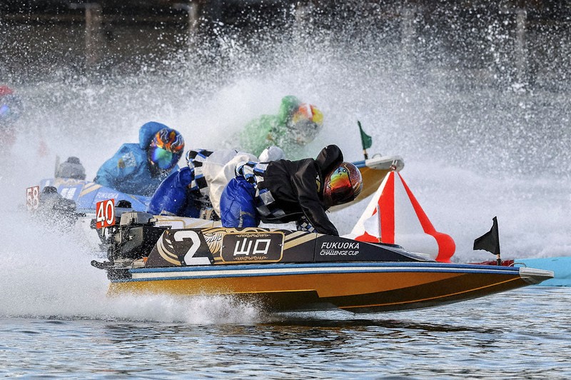 【早い者勝ち】湿地の干潟 スペシャルゲスト 日本語4枚 タルキール ボーダーレス ボートレーサー×プロ野球！打ち上げで豪華メンバー集結！（左から