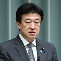 記者会見で発言する木原稔官房長官＝首相官邸で2025年12月1日午前11時14分、平田明浩撮影