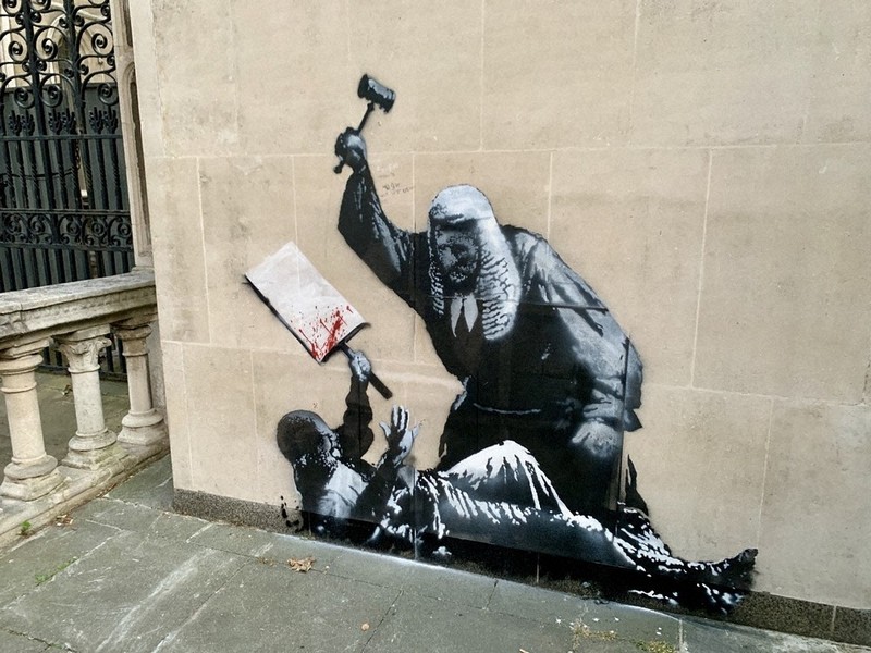 世界のまちかどで：ここに注目！／543 イギリス 芸術か、それとも