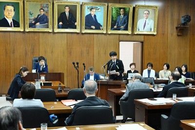 The House of Representatives' Committee on Judicial Affairs invites a witness to provide testimony during deliberations on a bill that would allow married Japanese couples to retain separate surnames after marriage, in the Diet on June 17, 2025. (Mainichi/Akihiro Hirata)